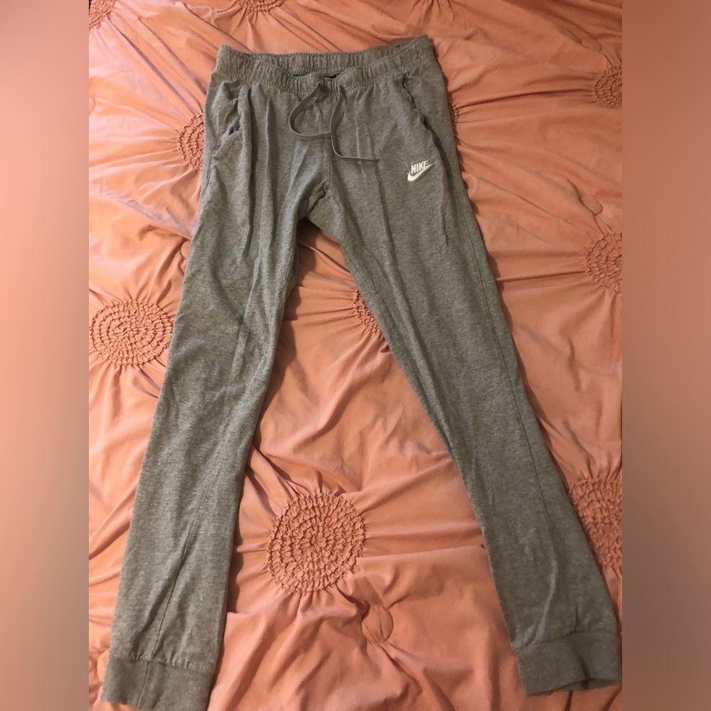 nike sweatpants/track-pants/warmups